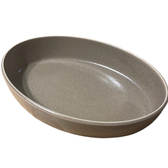 CALVIN KLEIN ⭐️ “the khaki collection” oval baker